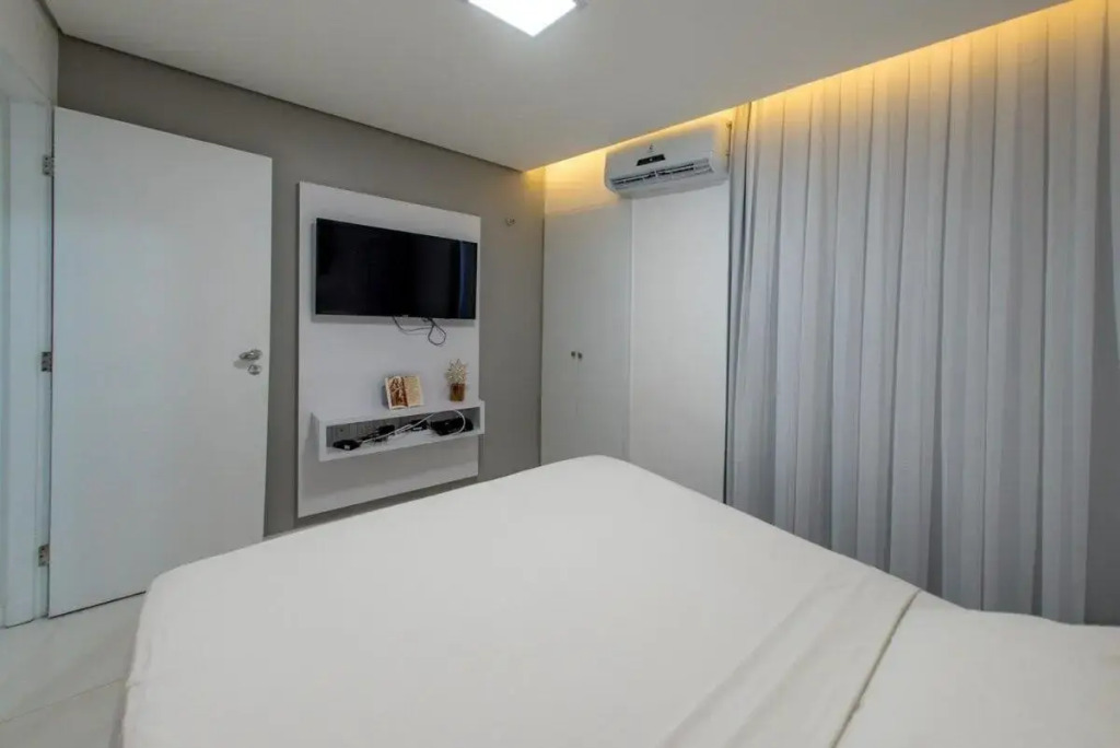 507 Lindo Flat mobiliado com vista lateral mar na Praia de Iracema