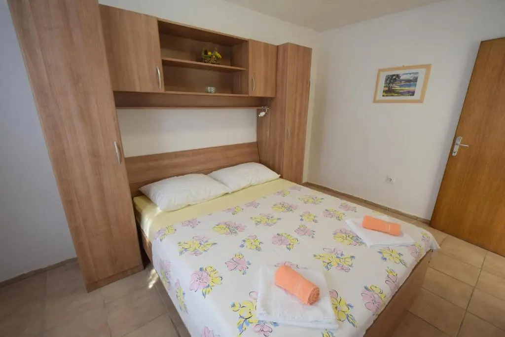 Apartments Buturajac