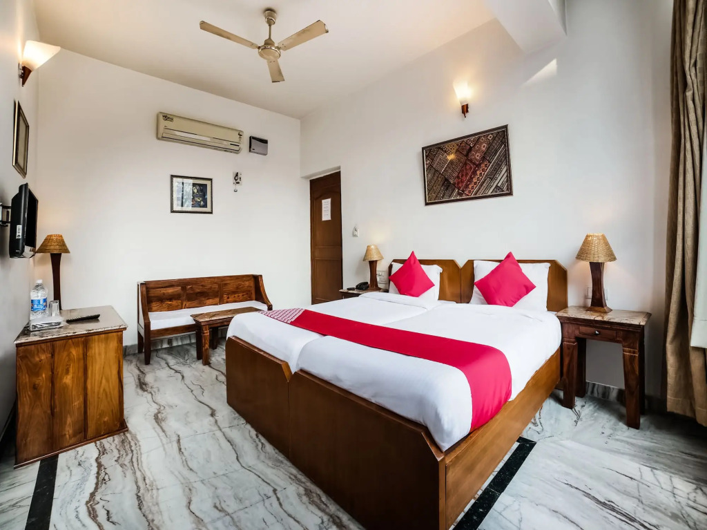 Hotel O Sansarchandra Road Formerly Luna Rosa
