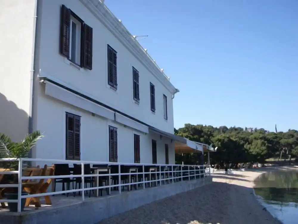 Beach rooms Riviera - Žuta Kuća