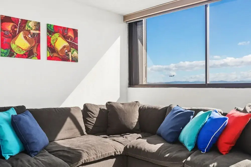 Waterside Flat With Garage and Easy Beach Access