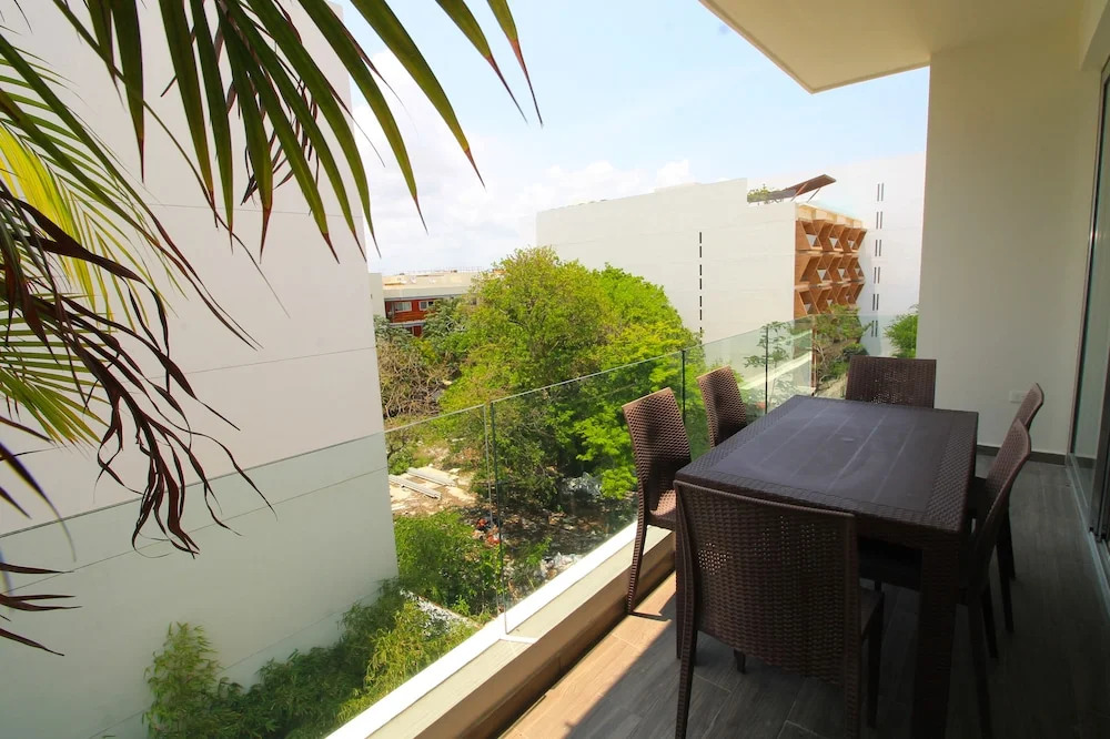 Desirable 1 BR Condo at Solea by Happy Address