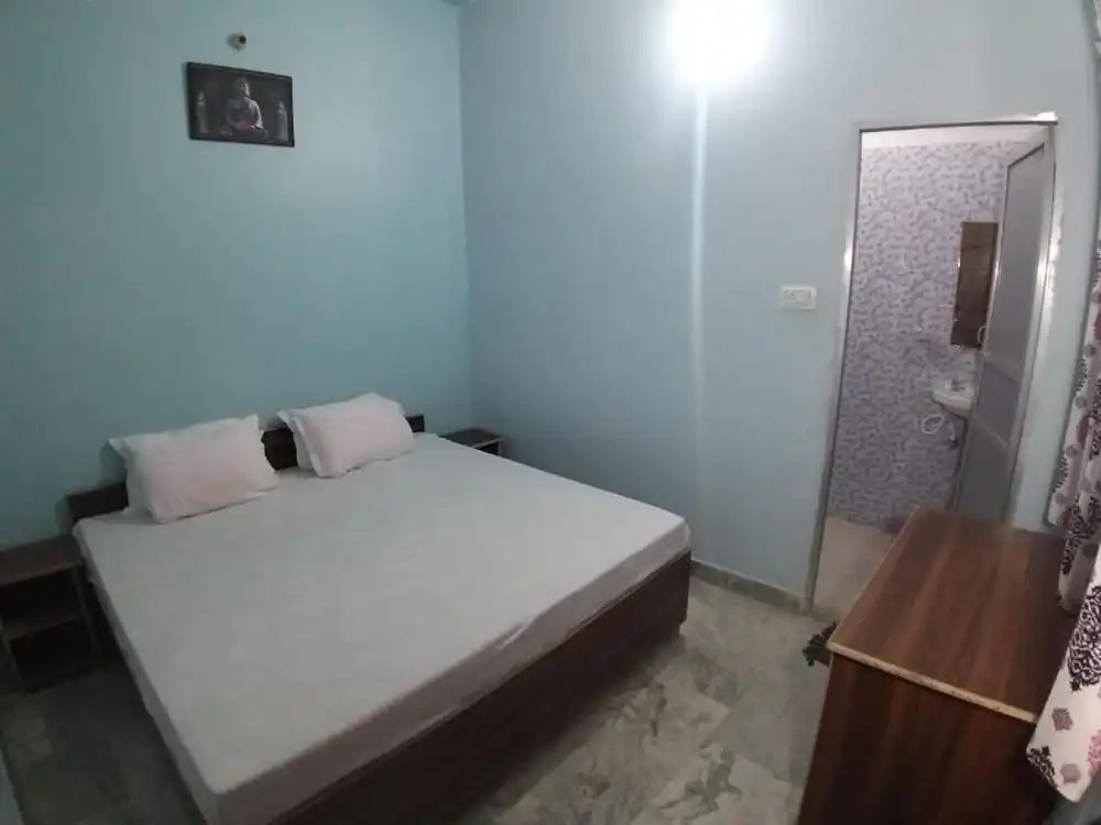 Goroomgo Mahamaya Guest House Varanasi