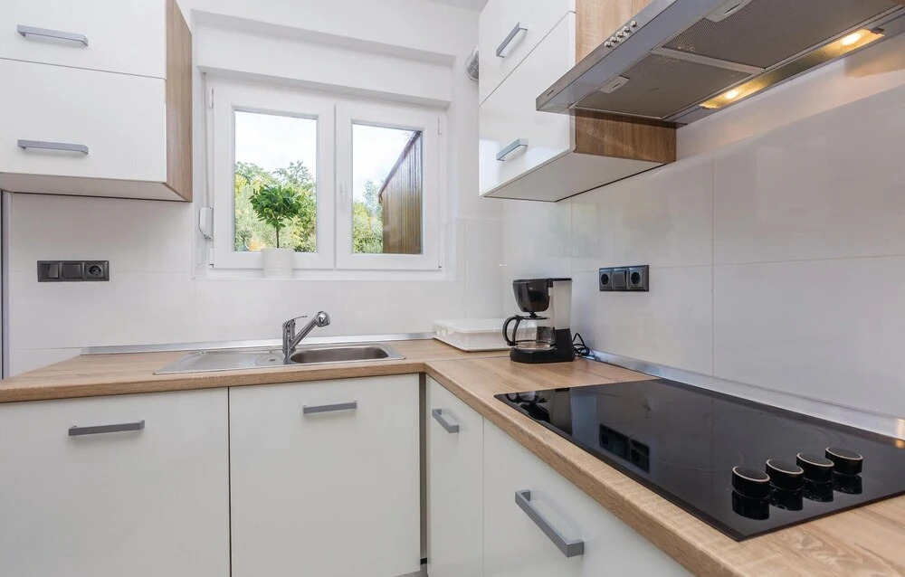 Beautiful Home in Brzac With Wifi and 2 Bedrooms