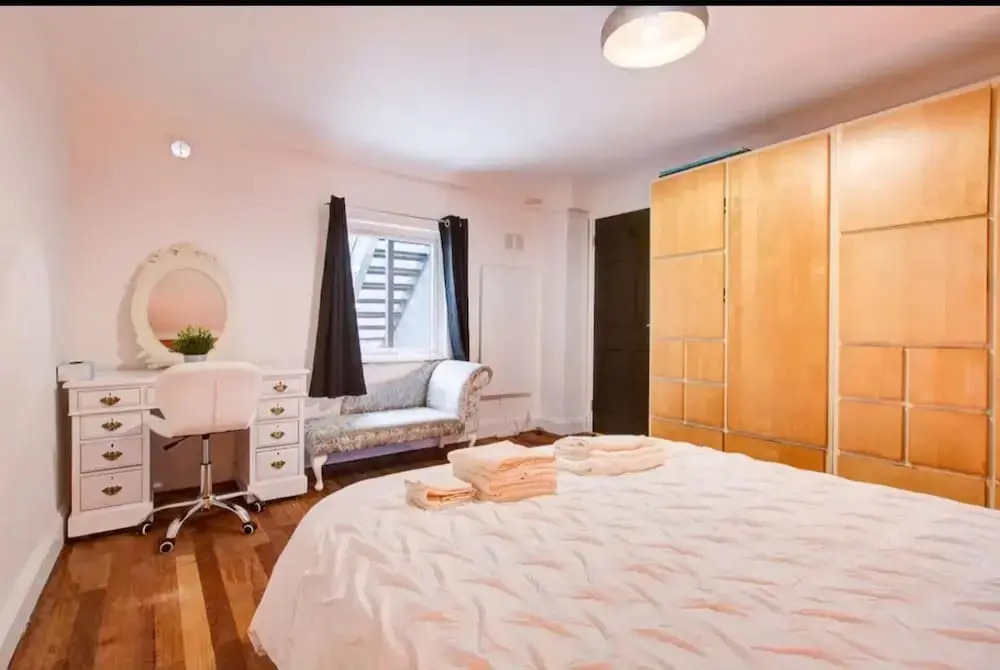 Stunning London City Apartment Retreat