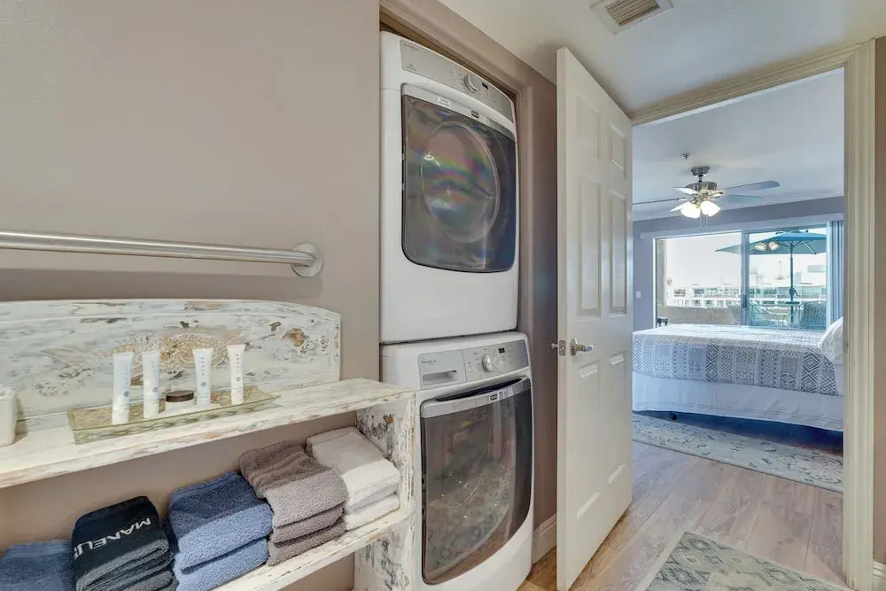 Waterfront Condo w/ Pool Access in Lake Havasu