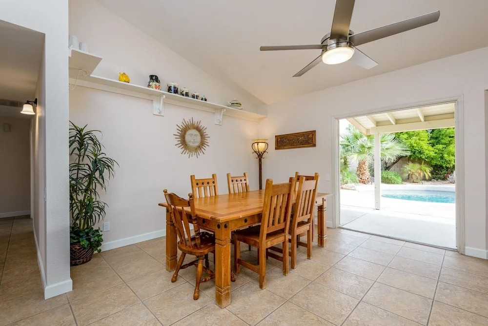 Casa Willow 4 Bedroom Home by RedAwning