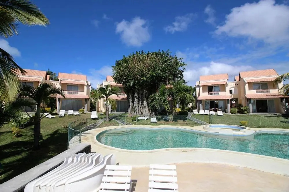 Résidence Les Banians - Complexe privé en bord de mer avec piscine