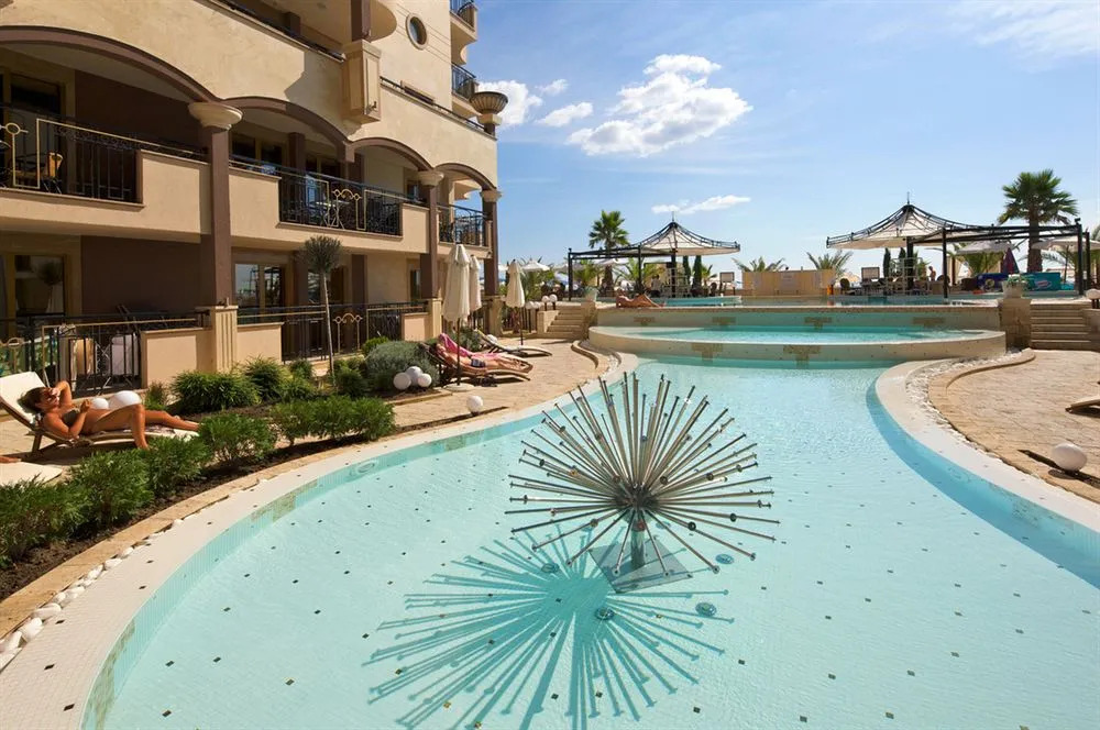 Golden Beach Hotel