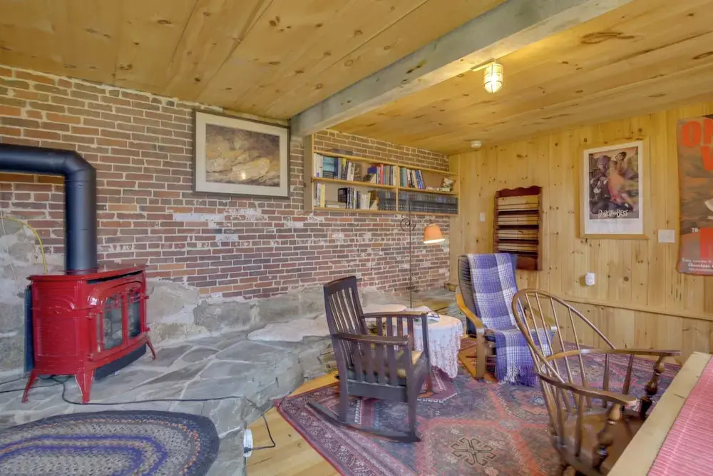 Cozy 1930s-style Waterfront Maine Cabin w/ Dock!