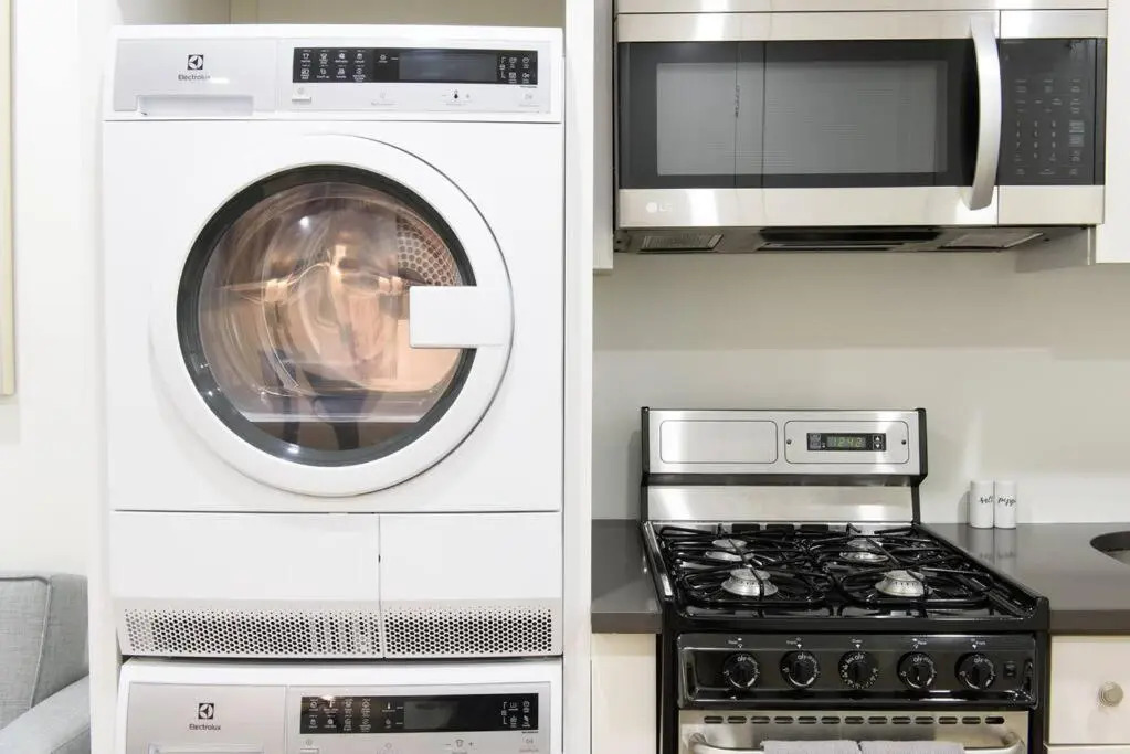 75-2b Prime Upper East Brand New 1BR W D Elev