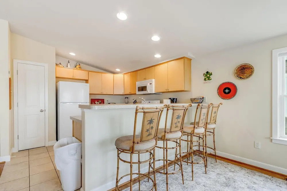 Rodney Avenue 8B