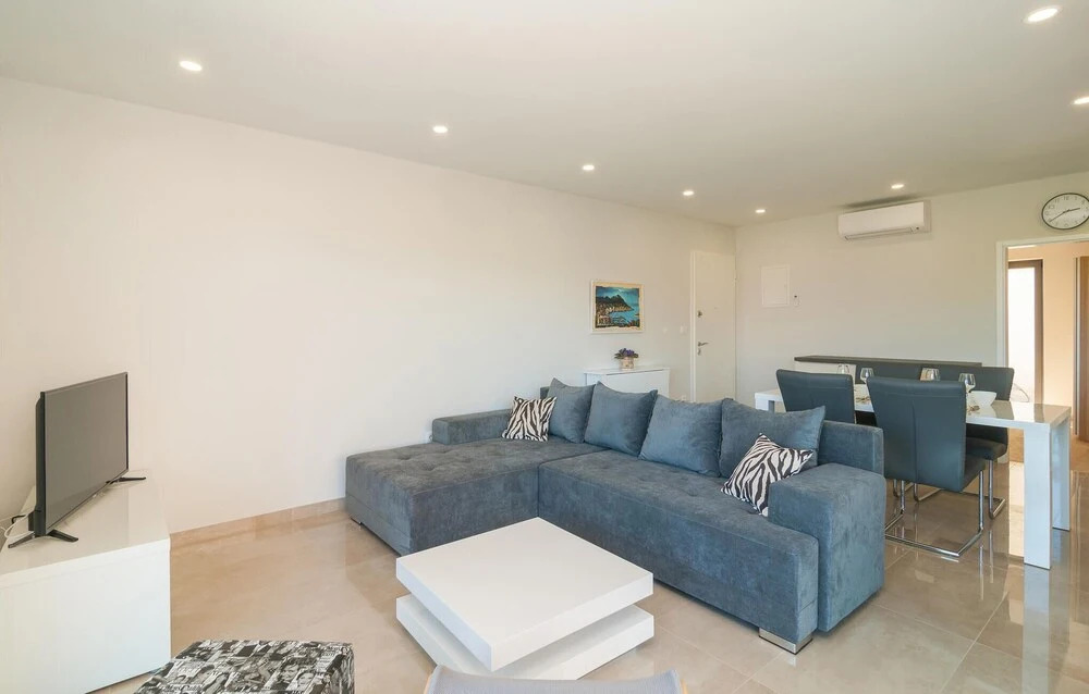 Awesome Apartment in Selca With 1 Bedrooms, Wifi and Outdoor Swimming Pool