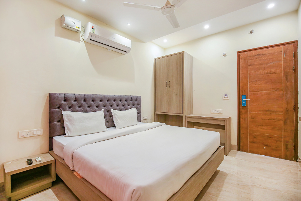 Fabhotel Melano