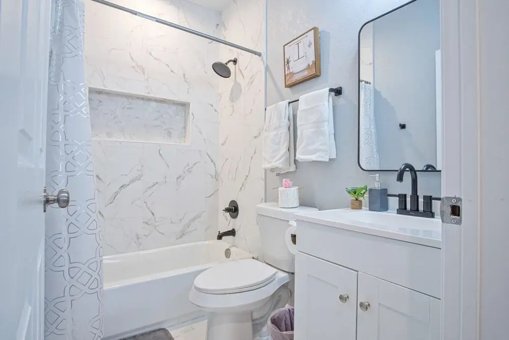 Lovely Charming 4BR 2 5BA Near Downtown s Prime