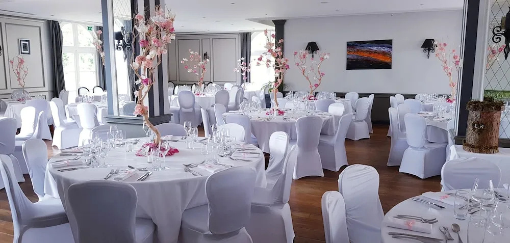 Logis Hôtel & Restaurant - Les Tuileries