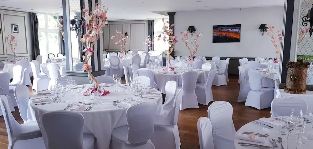Logis Hôtel & Restaurant - Les Tuileries