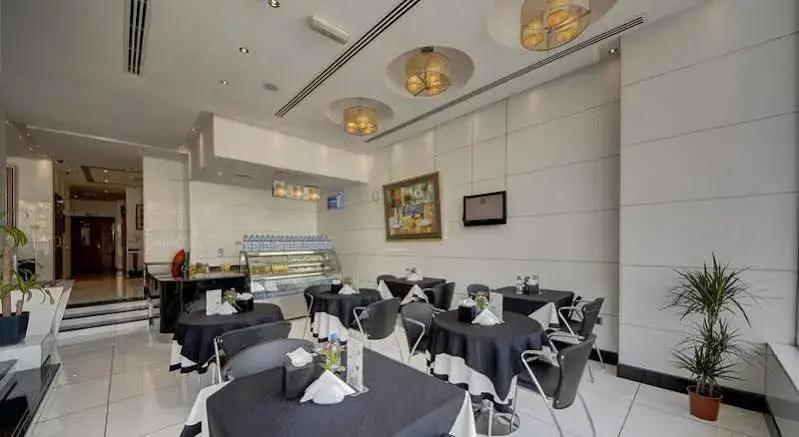 Rayan Hotel Corniche