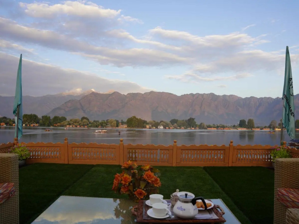 LohonoStays Harmukh Houseboat