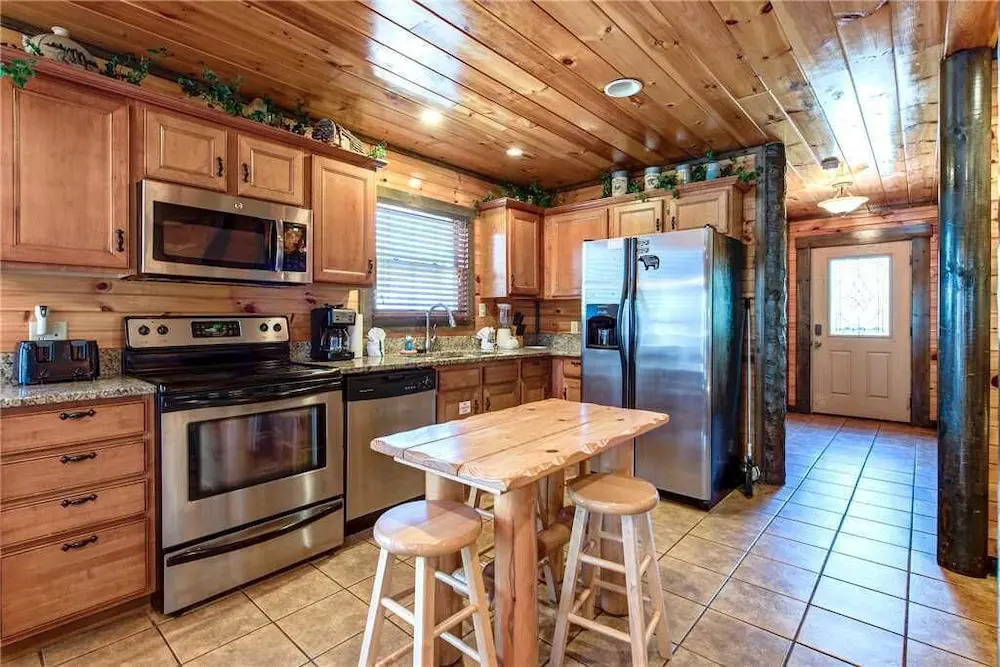 Old Hickory Lodge - Four Bedroom Cabin