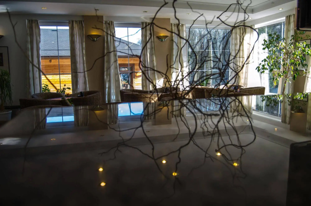 Hotel West