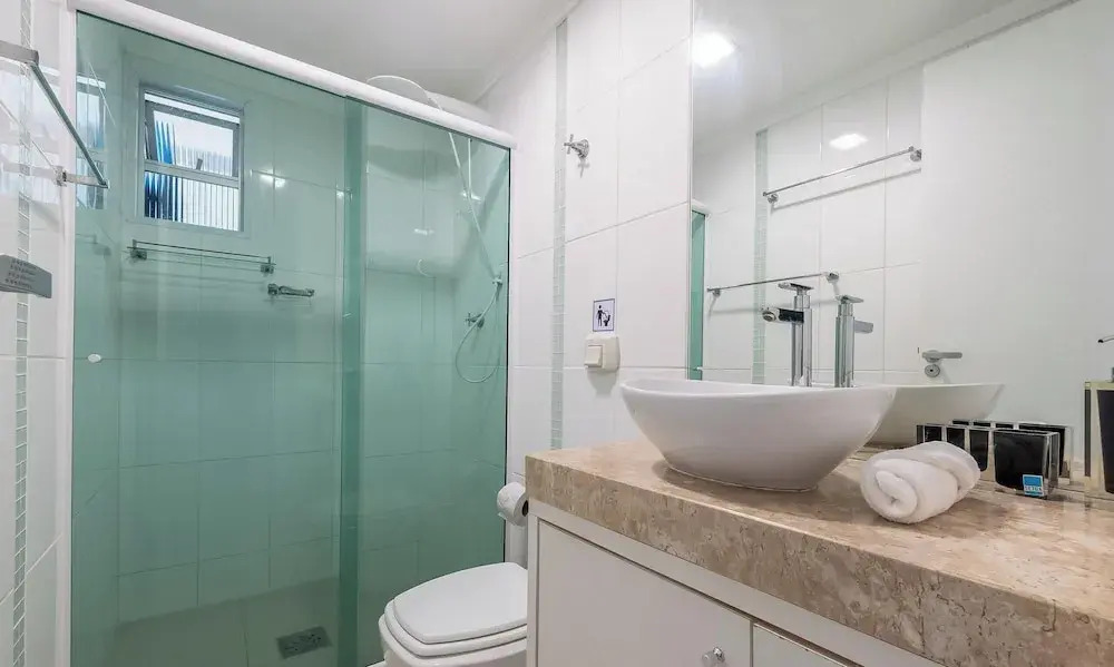 Cozy 3BR apt W/balcony sea View Cet1702