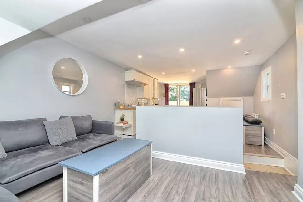 3 Bedroom Leslieville Flat With Roof Terrace