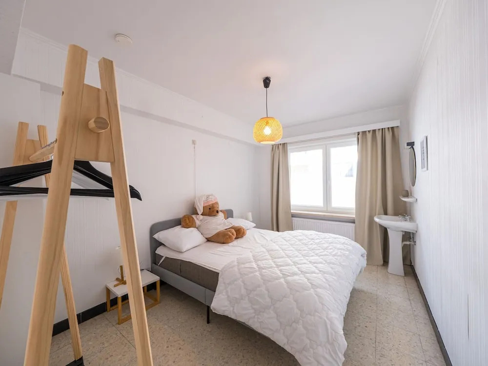 Apartment With 3 Bedrooms Near the sea
