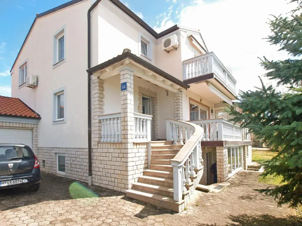 Apartments Anto 1598