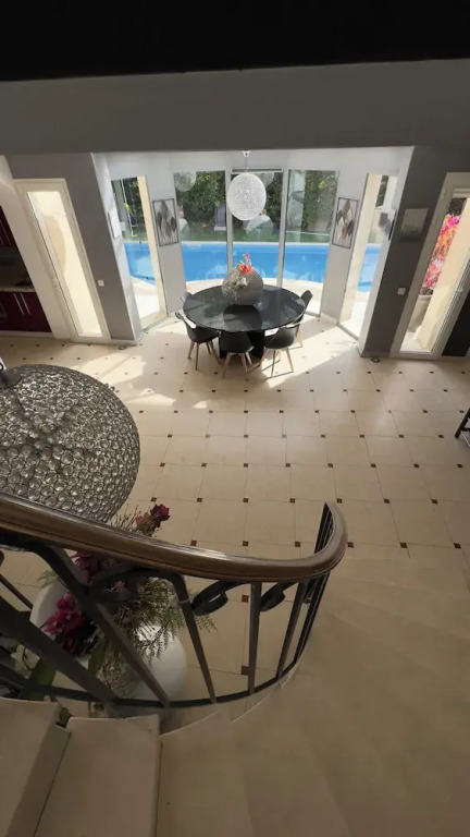 Villa piscine confort, barbecue