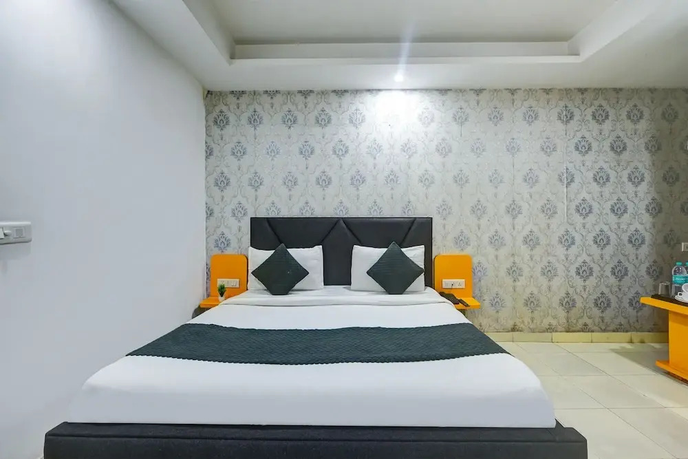Hotel Kelvish Plaza-Delhi Airport