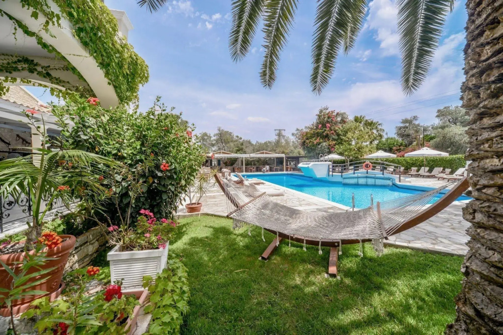 Paxos Club Resort & SPA