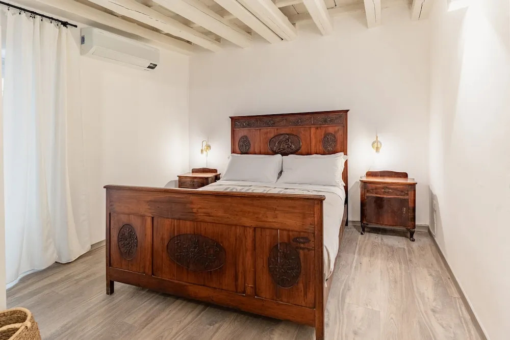 Il Cortile sul Vicolo Alla Giudecca by Wonderful Italy