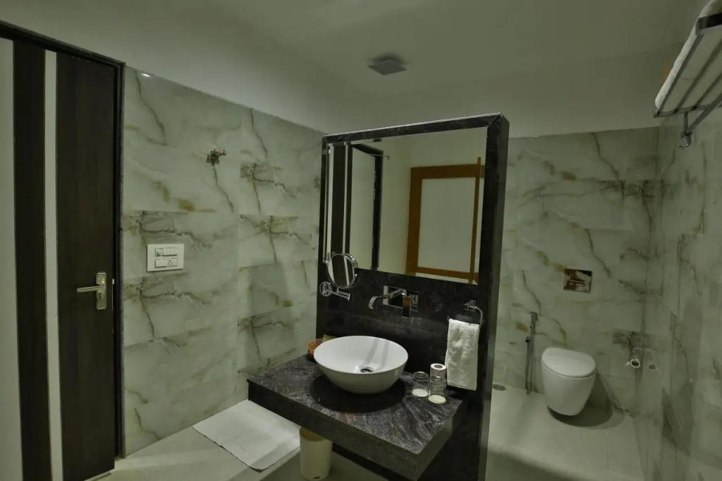 Jhansi Hotel