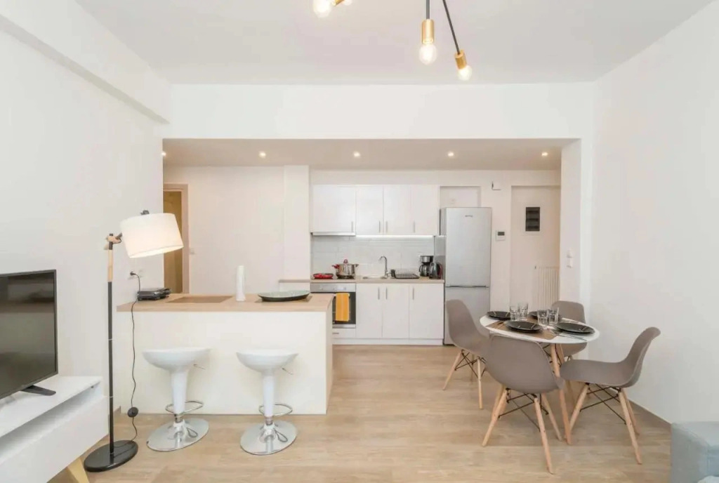 Modern flat in Central Athens #4