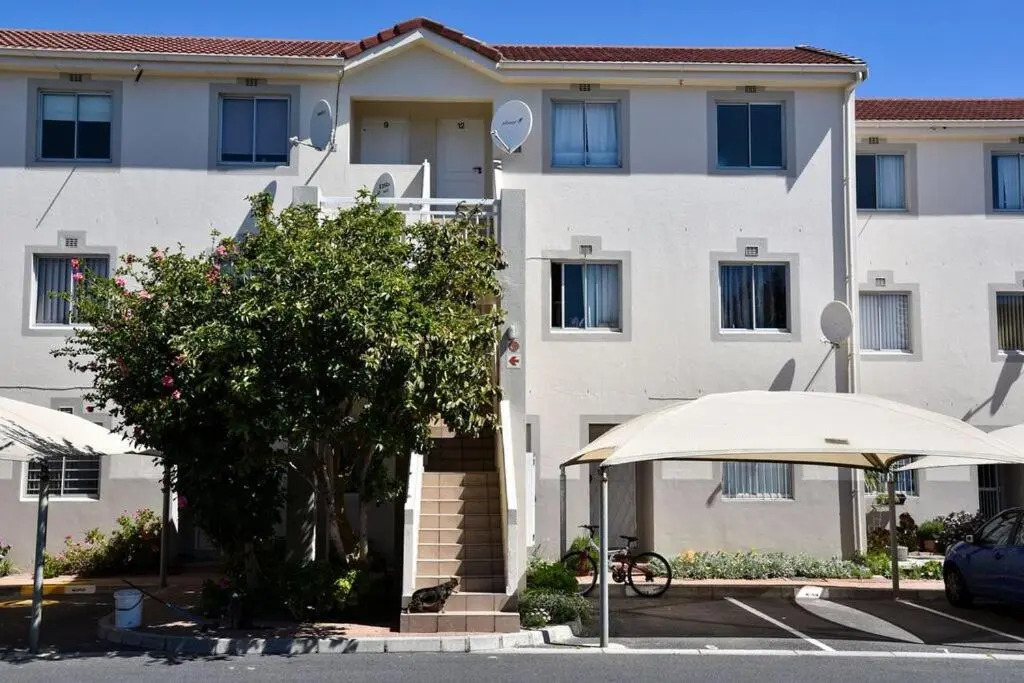 Sea and Mountain View Apartment
