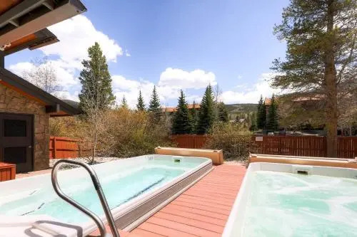 Mountainside 159E Condo