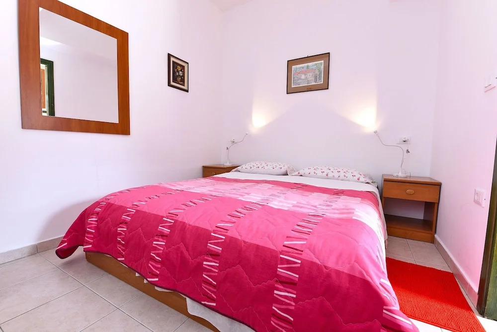 Apartment 1550