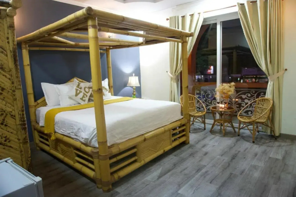 iMOTEL6