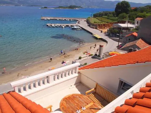 Apartments Lumbarda