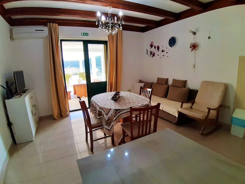 Room in Apartment - Apartments and Rooms With a Swimming Pool Kampor - rab