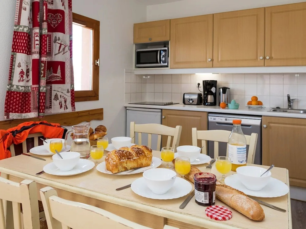 Apartment with a balcony or terrace near the piste