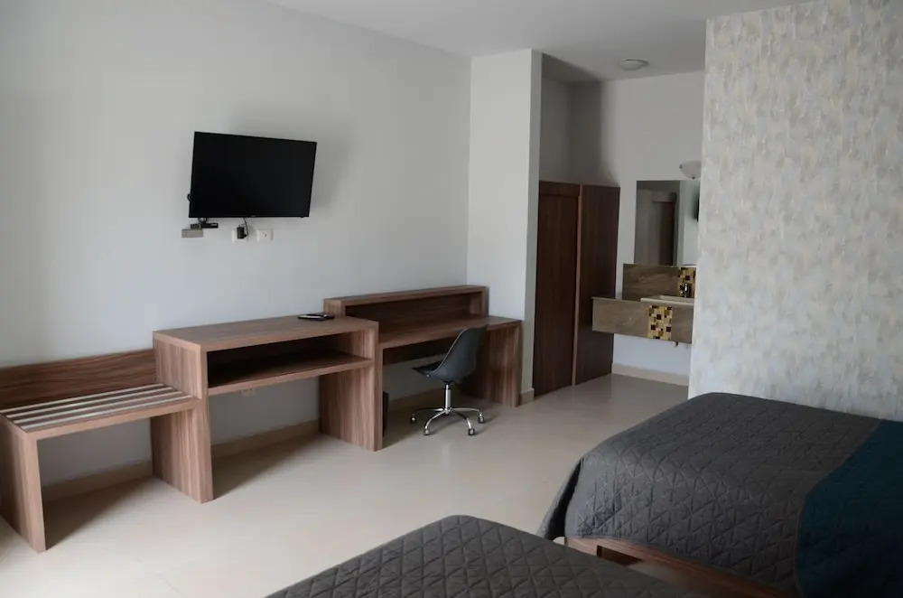 HOTEL MONARCA