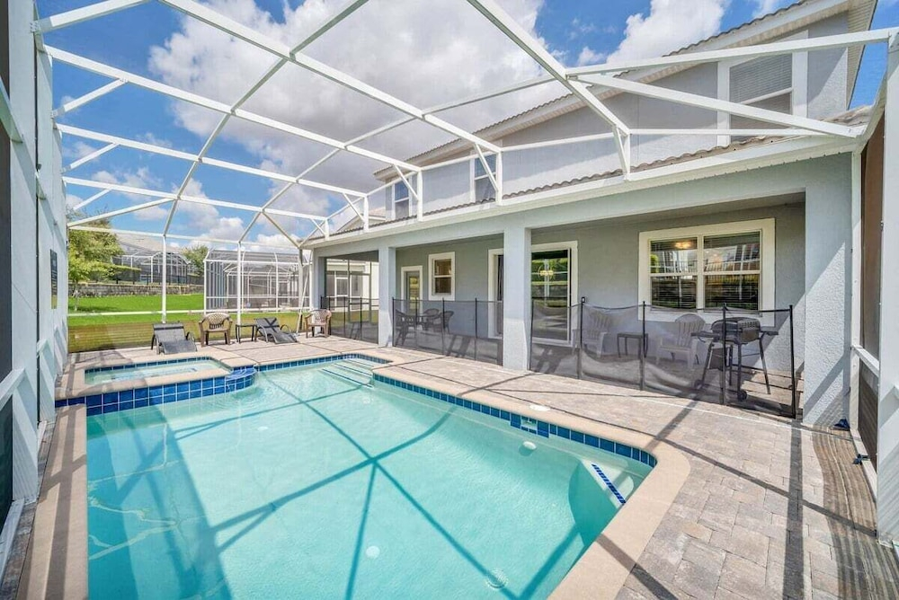 9032SD Lux 9Br Villa Close 2 Disney Pool Spa
