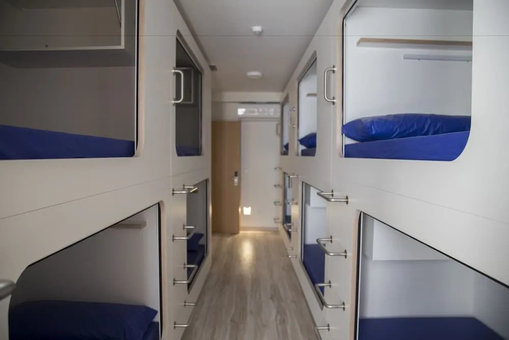 Hostel Cross