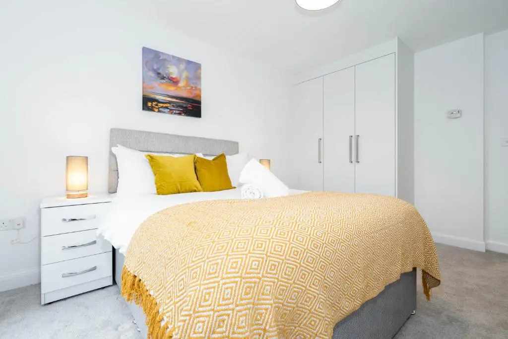 Cosy-Abstract Top Floor Apartment - CITY CENTRE ✬