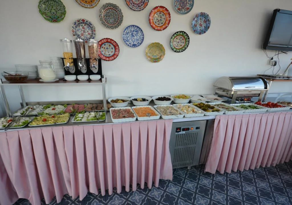 Flower Palace Hotel