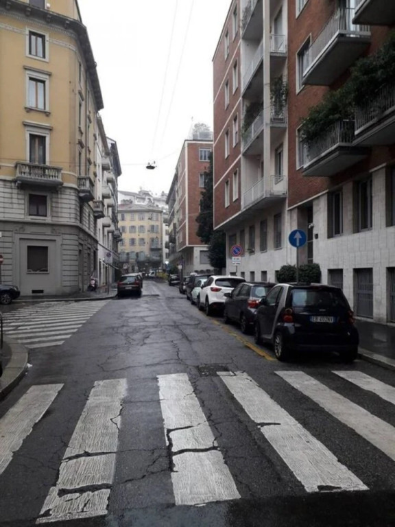 Exclusive 4 Bedrooms Apartment in Milan Center