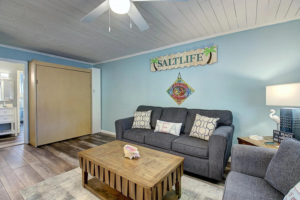 Courtyard #211 in Port Aransas