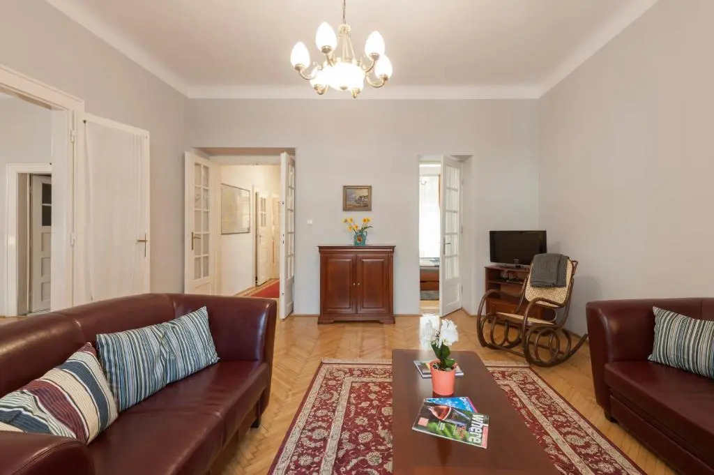 Liszt Ferenc LONG-TERM BUDGET Apartments